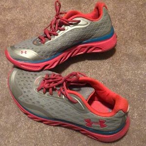 Under Armour Spine Sneakers
